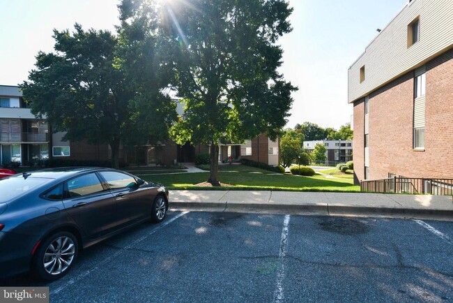 Building Photo - 10208 Prince Pl