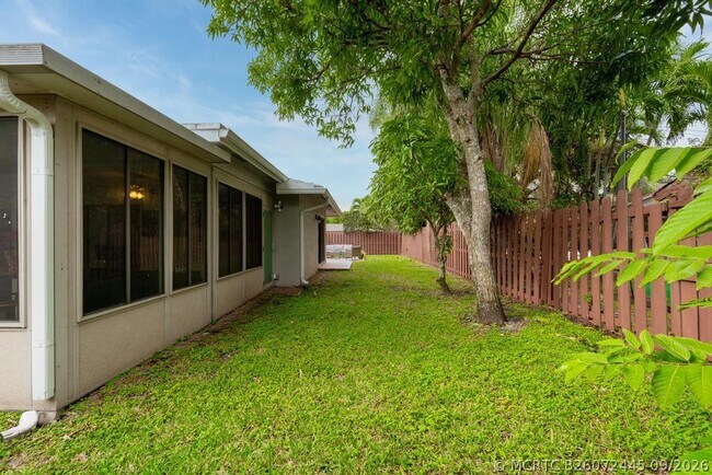 Building Photo - 13575 Columbine Ave