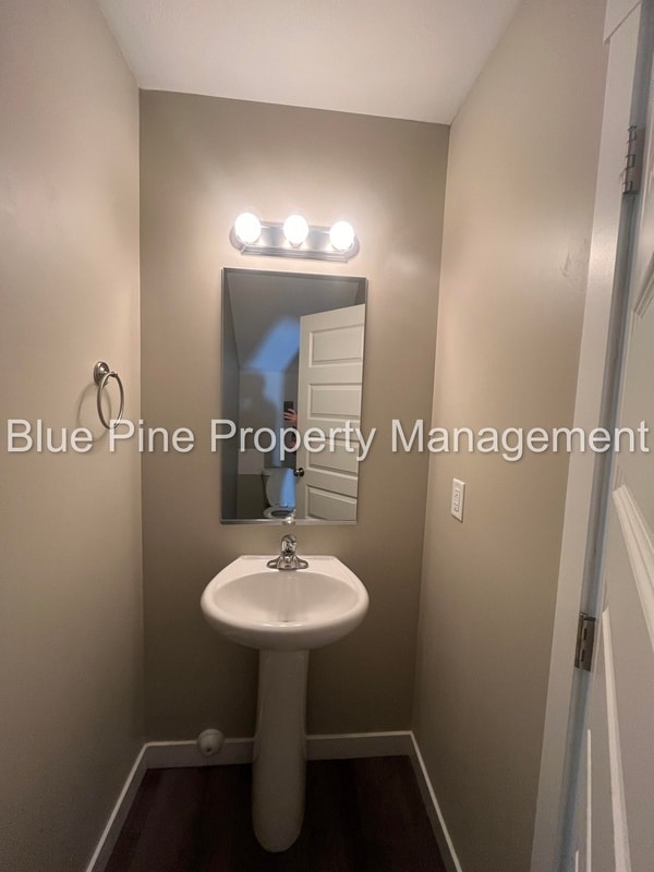 Building Photo - 2853 Murwood