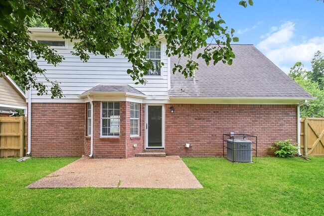 Building Photo - 9406 Slezenger Ln