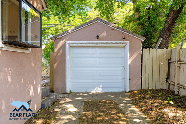 Building Photo - For Rent $2,280 - 2 bed, 1 bath
