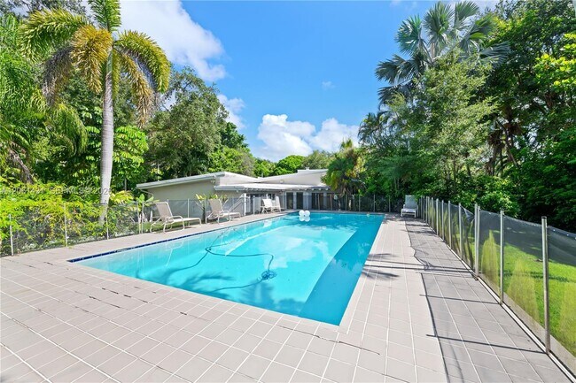 Building Photo - 12200 SW 74th Ct