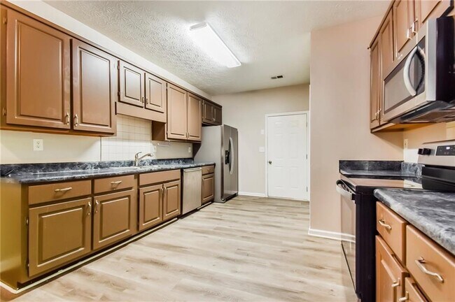 Building Photo - 3949 Tyler Ct