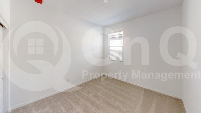 Building Photo - 8818 W Pasadena Ave