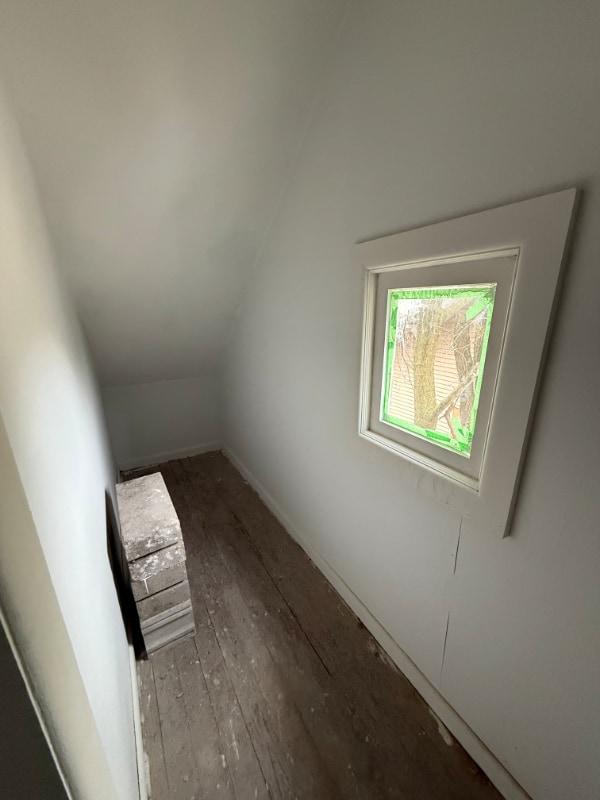 Building Photo - 327 E Stuart Ave