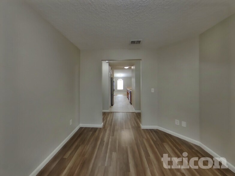 Building Photo - 13 Slocum Path