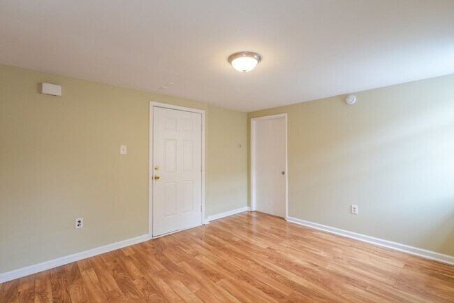 Building Photo - Passyunk Area great one bed with patio