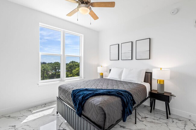 Building Photo - 605 Kemp St