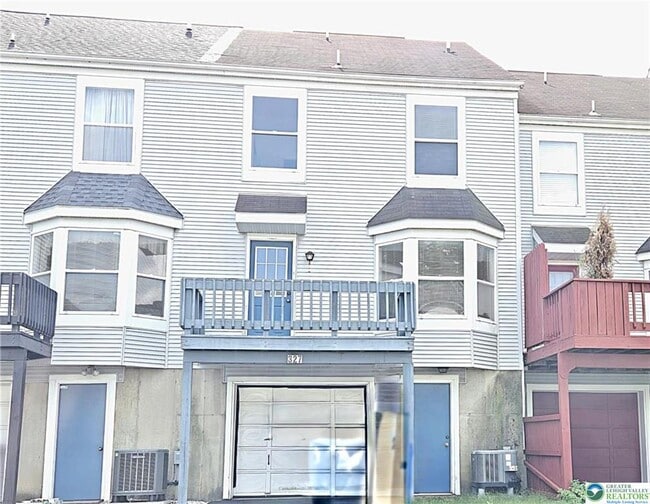 Building Photo - 327 Hill Rd