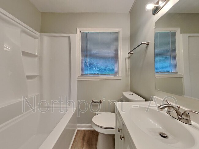 Building Photo - 164 Valley Hill Rd