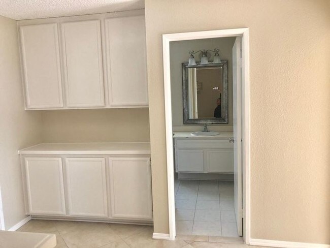 Building Photo - 2276 Manzana Way