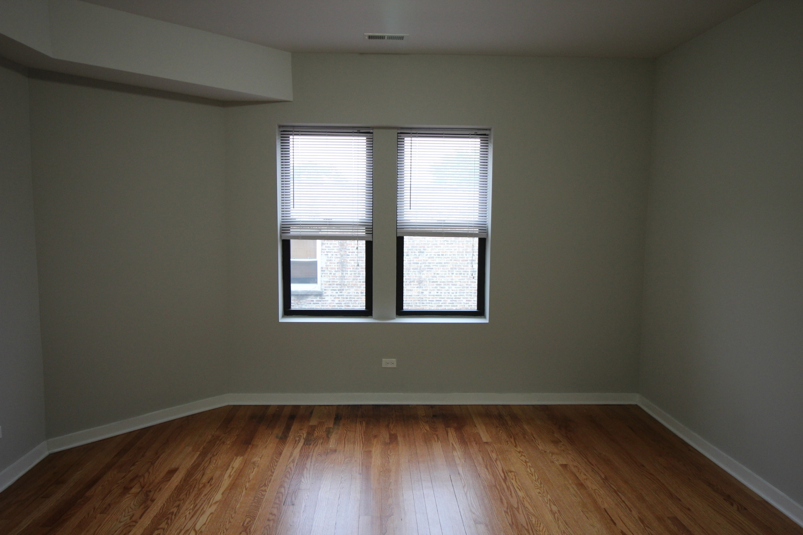 Building Photo - 6449 N Claremont Ave