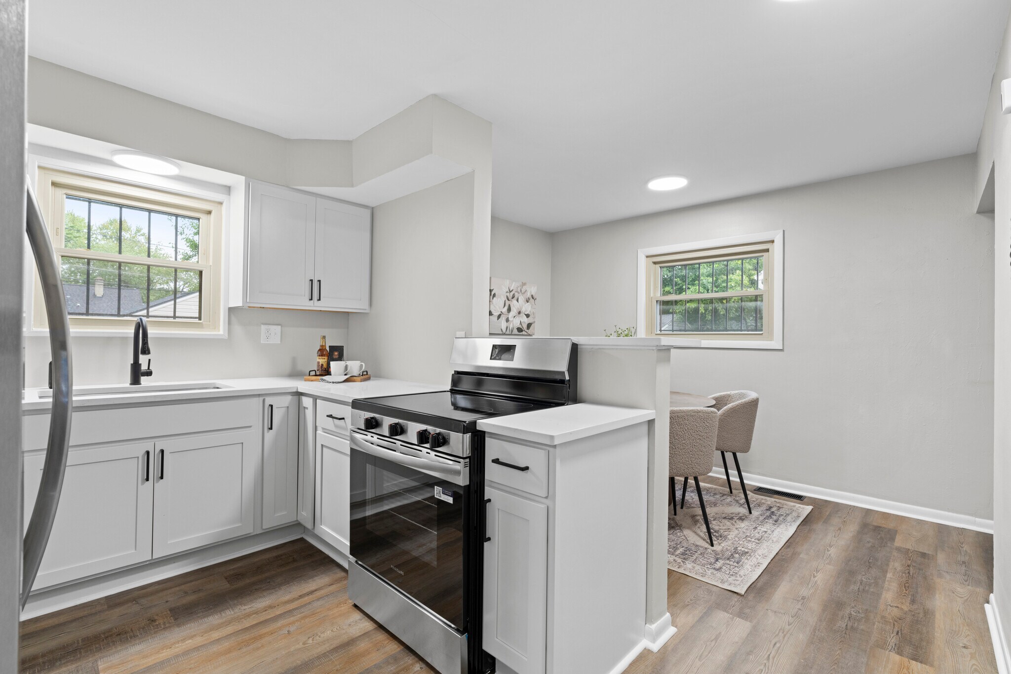 Building Photo - 986 Loretta Ave