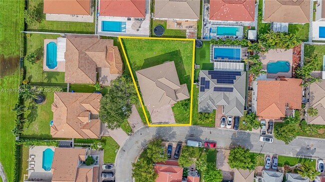 Building Photo - 5371 SW 32nd St