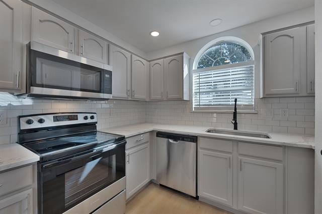Primary Photo - 10312 Oldham Ct