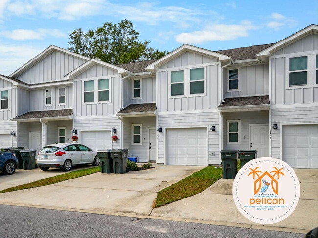 Building Photo - Peaceful Townhome