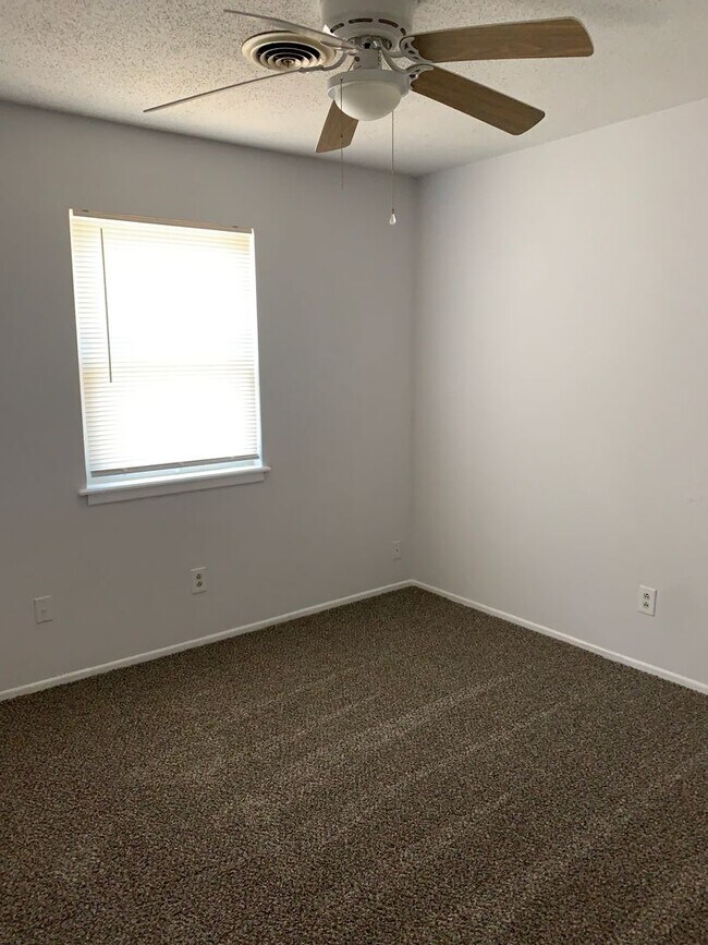 Building Photo - 5114 Chisholm Trail