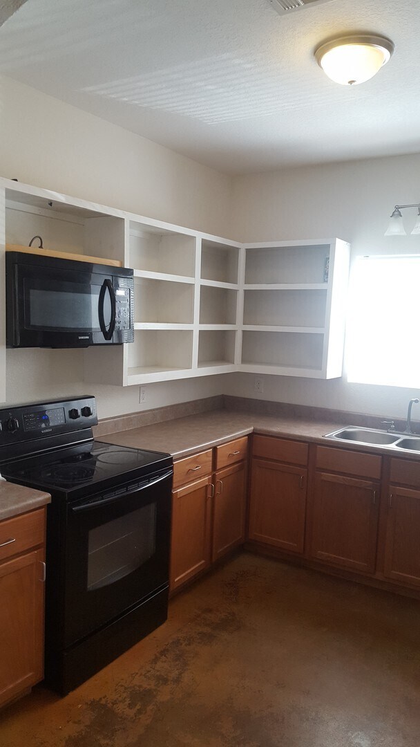 Building Photo - Adorable 2 Bed 1 Bath Home