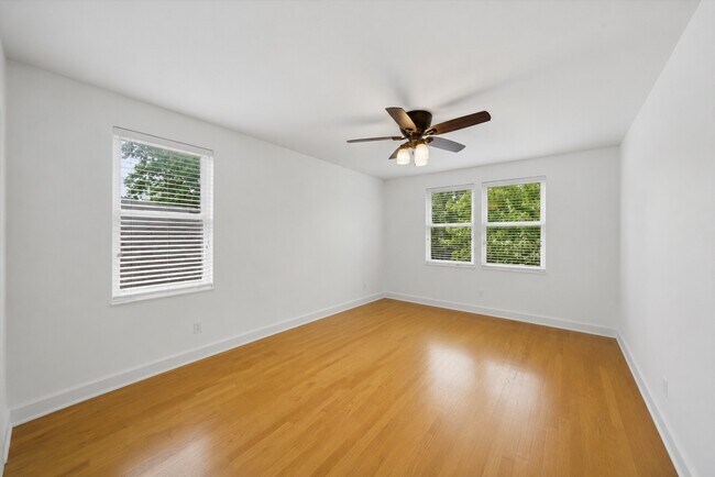 Building Photo - 2231 N 75th Ave