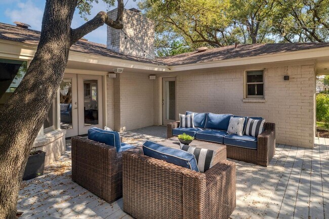 Building Photo - 4107 Tablerock Dr