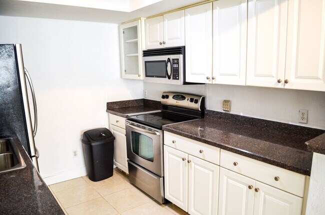 Building Photo - C2508  Bldg I  Unit 50 Grantwood