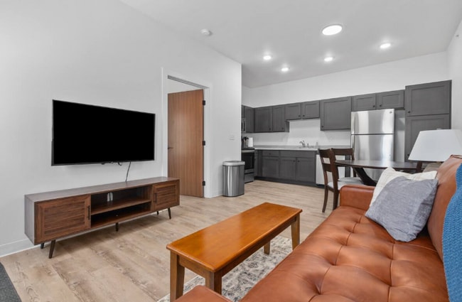 Building Photo - 1360 American Dr