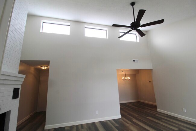 Building Photo - 1116 Blue Ridge Dr