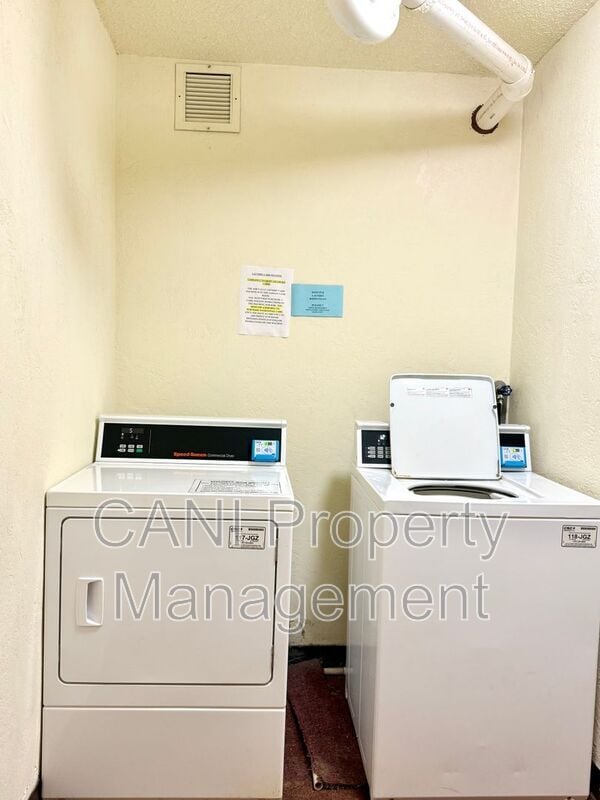 Building Photo - 3047 S Atlantic Ave