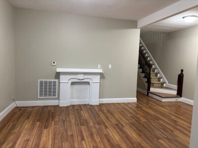 Building Photo - Huge, Renovated Allston 7 Bed/3 Bath Townhouse on Armington St For 9/1. Students Welcome and NO F...