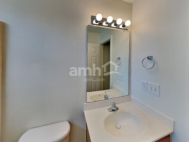 Building Photo - 183 Everett Park Dr