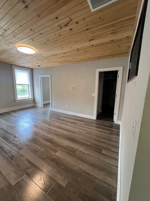Living room - 186 E Winter St