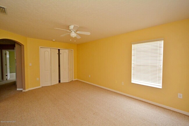 Building Photo - 820 Glen Abbey Way