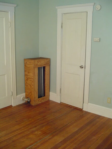 Building Photo - 73 Cottage St