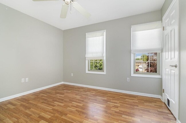 Building Photo - 8 Bracken Ct