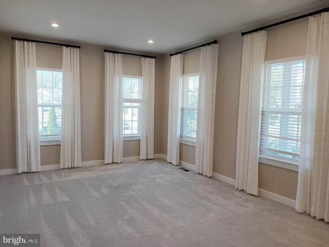 Building Photo - 116 Elmsley Ln