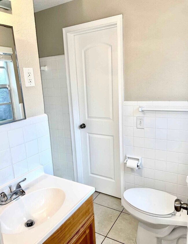 Bathroom 2 - 141 Saint George Rd
