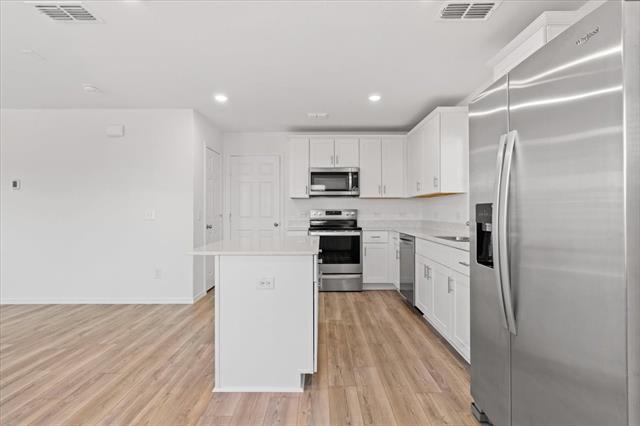 Building Photo - 822 Breakwater Dr