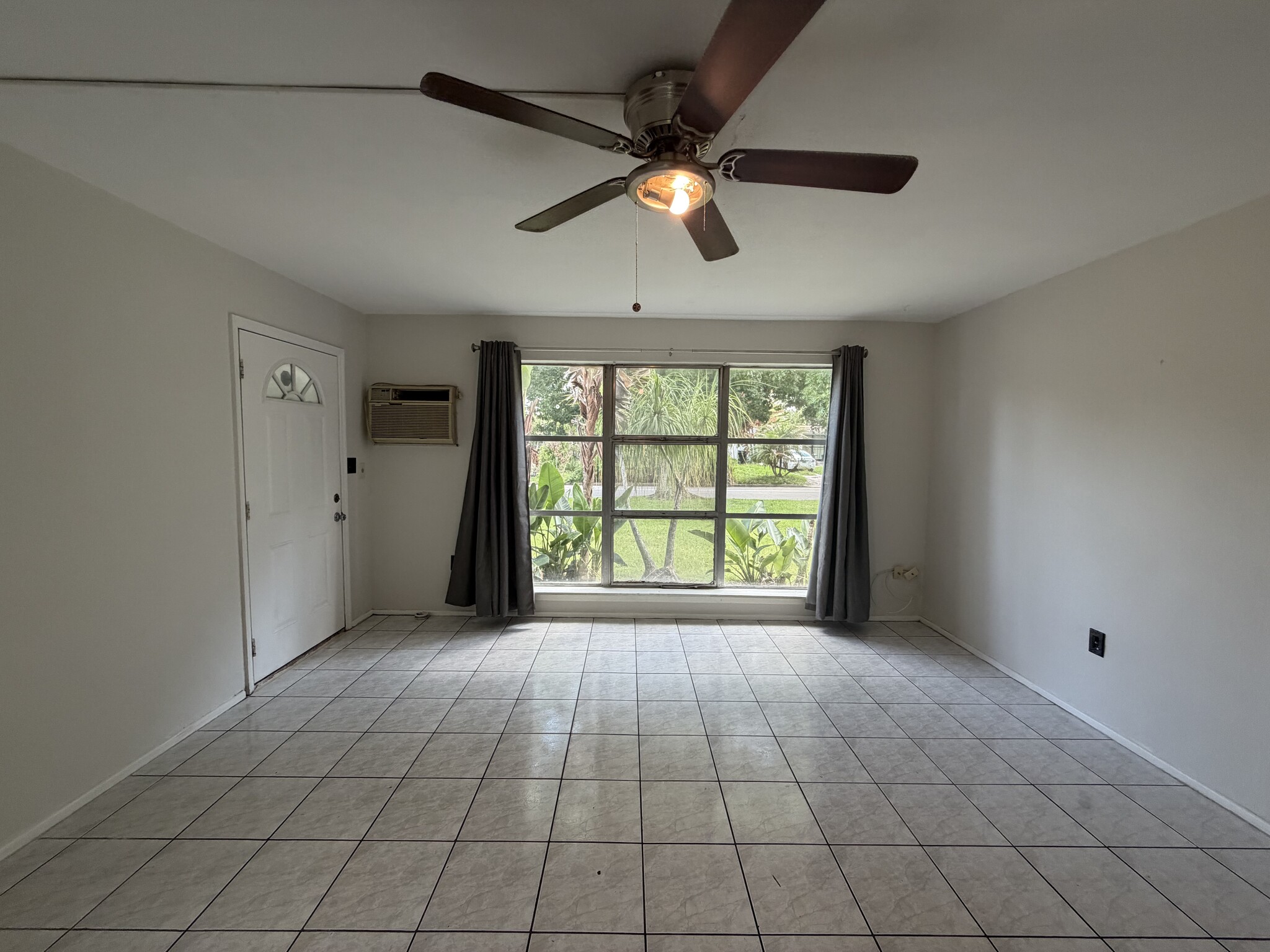 Building Photo - 6013 Chenango LN