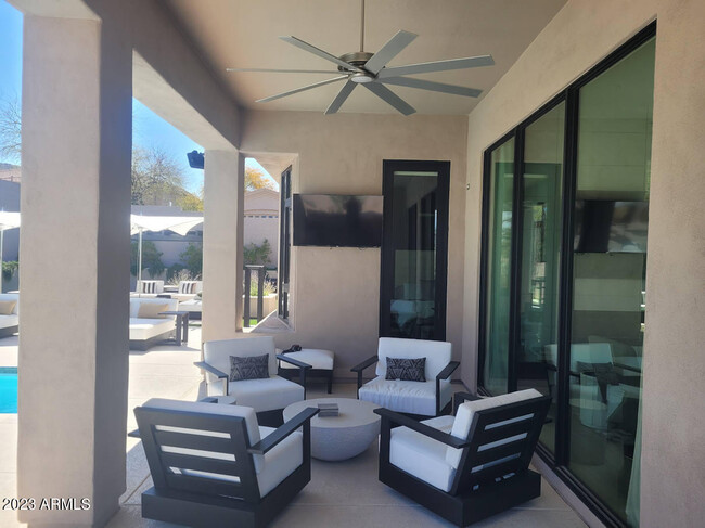 Building Photo - 10694 E Firethorn Dr