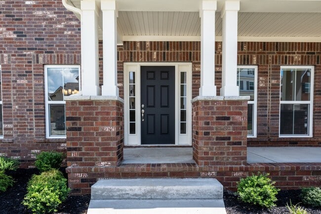 Building Photo - **LIKE NEW, EXECUTIVE HOME IN SOUGHT-AFTER LADD PARK NEIGHBORHOOD, FRANKLIN, TN**