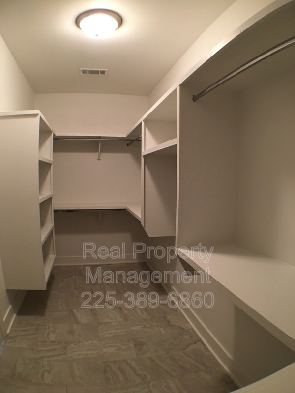 Building Photo - 12459 N Stumberg Villas Ct