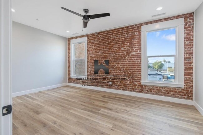 Building Photo - 151 S K St