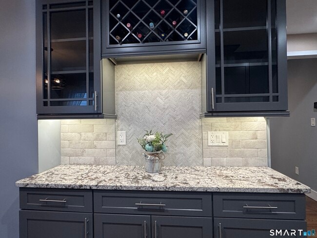 Building Photo - 49 Old Town Dr