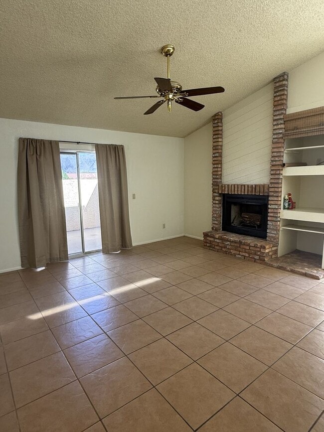 Building Photo - 9870 E La Palma Ave