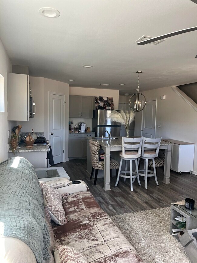 Building Photo - 2840 Blue Blossom Trail