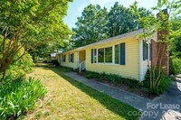 Building Photo - 21014 Pine Ridge Dr