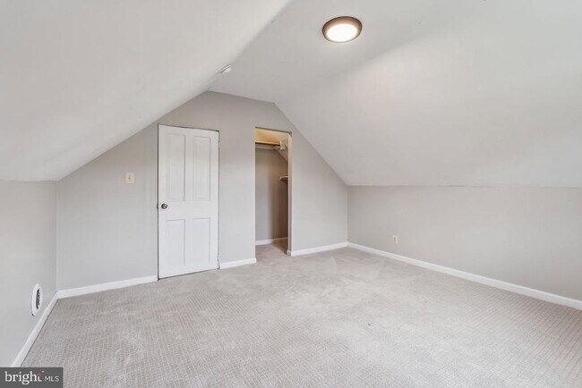 Building Photo - 5023 Broad Run Church Rd