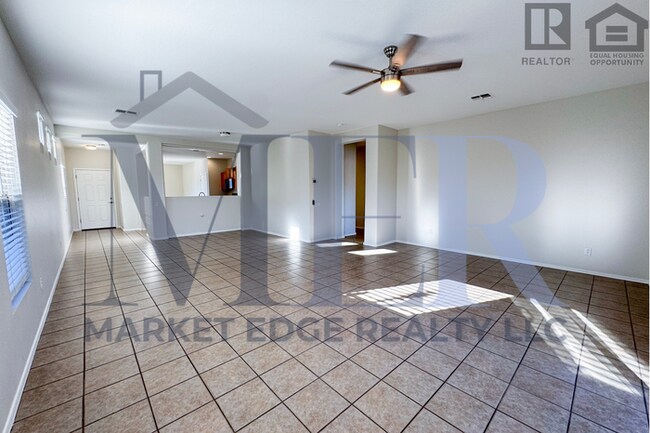 Building Photo - 3Bed/2Bath Home at Cotton Ln/Greenway Rd! $399 MOVE-IN SPECIAL! Ready for Immediate Move-In!