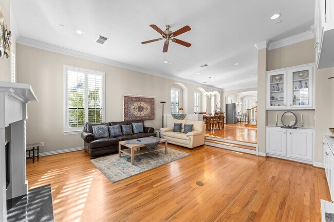 Building Photo - 9910 Orchard Ct