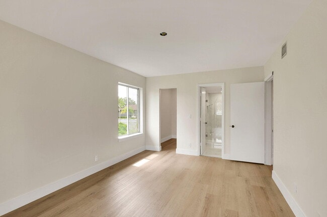 Building Photo - 6299 Chasewood Dr
